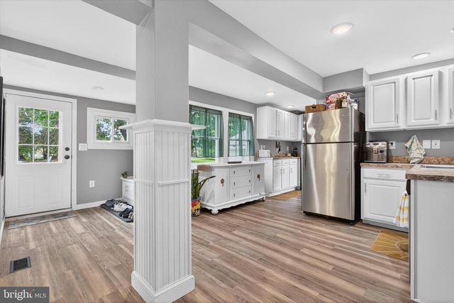 1552 MAIN ST, Mechanicsburg, PA 17055
