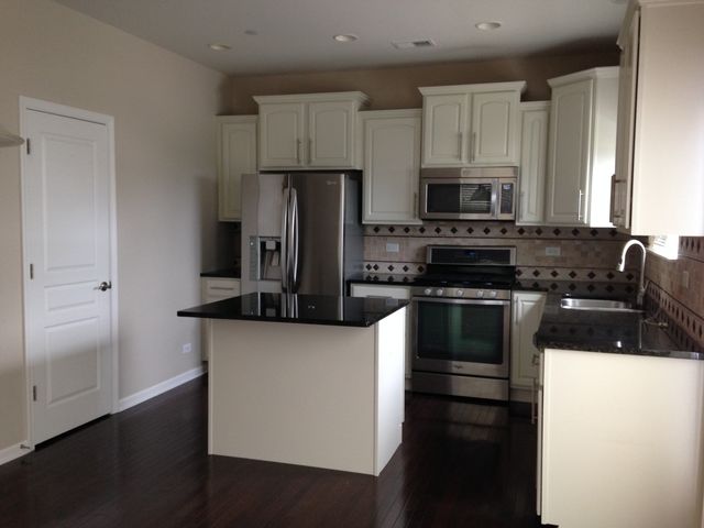 3175 Coral Lane, Glenview, IL 60026