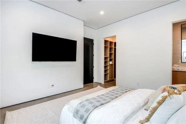 4734 Tobias Avenue, Sherman Oaks, CA 91403