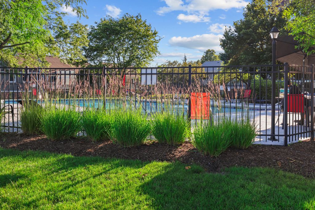 607 Eastview Court 2Z, Schaumburg, IL 60194 — photo 2