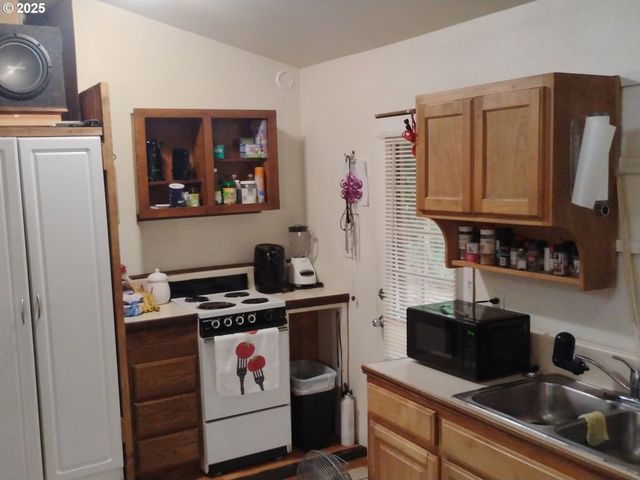 93099 MARCOLA Rd, Marcola, OR 97454