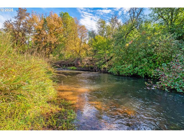 93099 MARCOLA Rd, Marcola, OR 97454