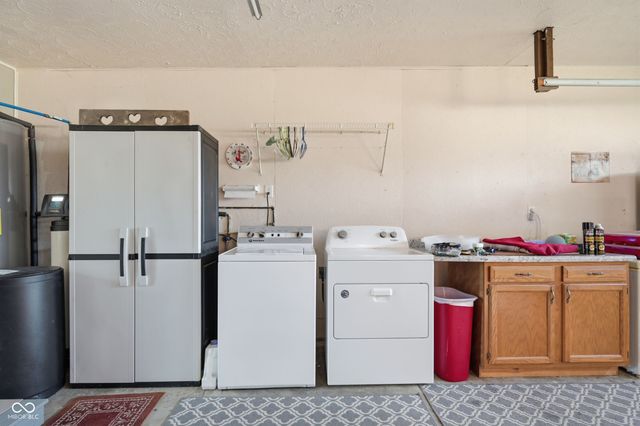 431 S Hardacre Court, New Castle, IN 47362