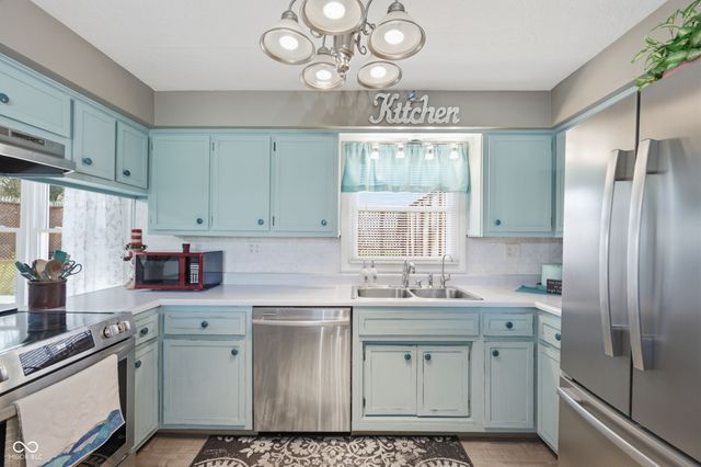 431 S Hardacre Court, New Castle, IN 47362