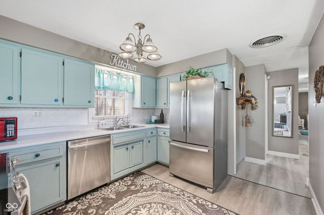 431 S Hardacre Court, New Castle, IN 47362