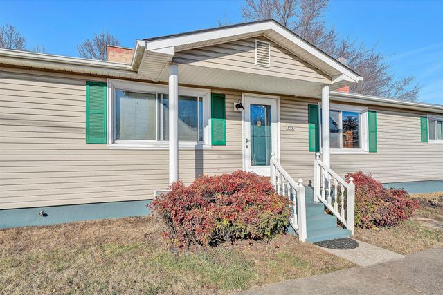 690 SCUFFLING HILL RD, Rocky Mount, VA 24151