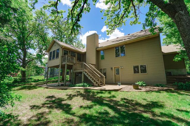 2199 Holly Avenue N, Oakdale, MN 55128