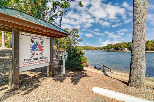 1406 Finsbury Lane, Tega Cay, SC 29708