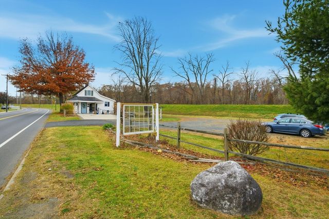 148 River St, West Springfield, MA 01089