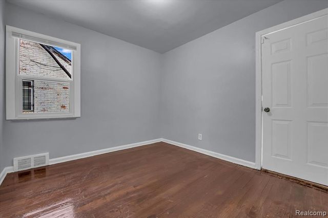 17212 Sunderland Road, Detroit, MI 48219