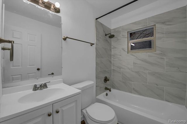 17212 Sunderland Road, Detroit, MI 48219