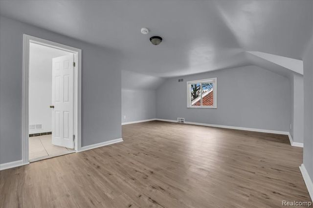 17212 Sunderland Road, Detroit, MI 48219