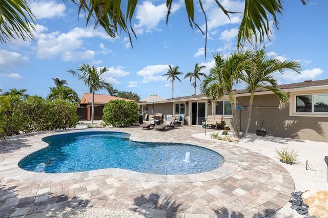 3811 101ST STREET W, Bradenton, FL 34210