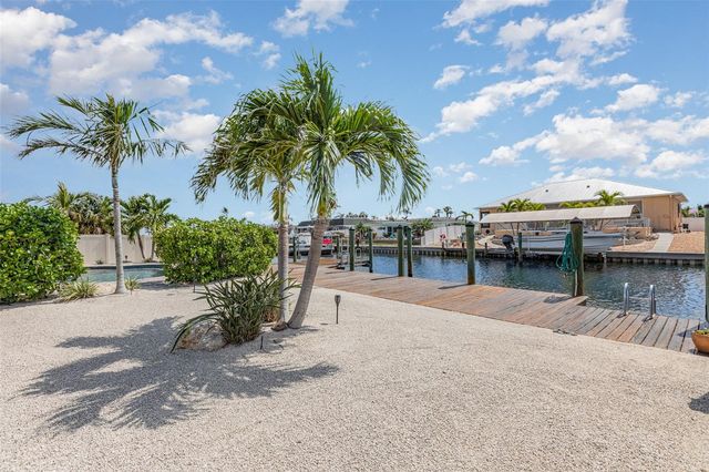 3811 101ST STREET W, Bradenton, FL 34210