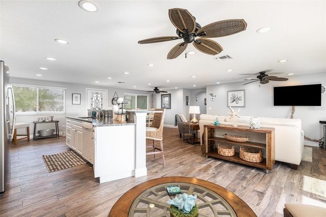 3811 101ST STREET W, Bradenton, FL 34210