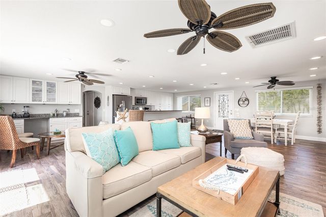 3811 101ST STREET W, Bradenton, FL 34210