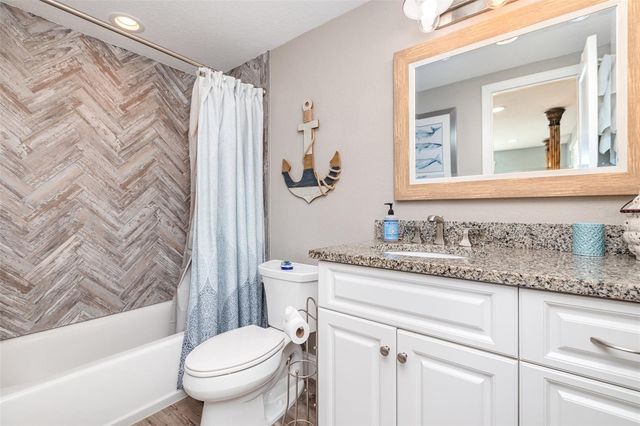 3811 101ST STREET W, Bradenton, FL 34210