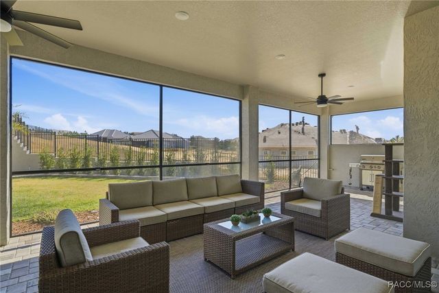 1999 N Buckmeadow Loop, Hernando, FL 34442