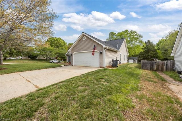 5306 Willow Ridge Drive, Summerfield, NC 27358