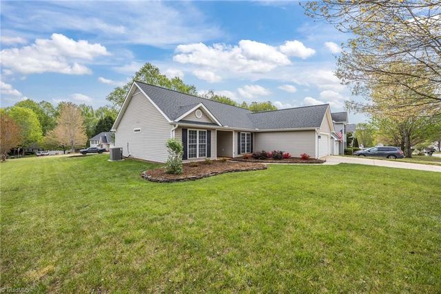 5306 Willow Ridge Drive, Summerfield, NC 27358