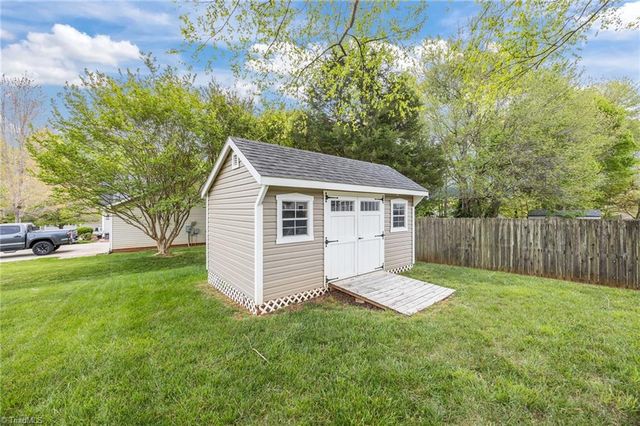 5306 Willow Ridge Drive, Summerfield, NC 27358