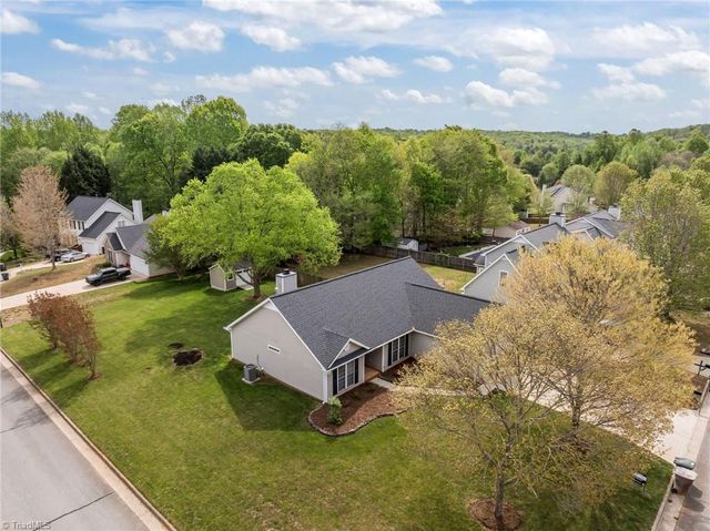 5306 Willow Ridge Drive, Summerfield, NC 27358