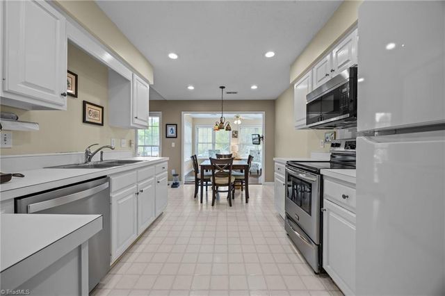 5306 Willow Ridge Drive, Summerfield, NC 27358