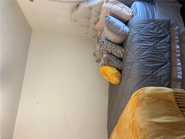 21 Suburban PW, Hampton, VA 23661