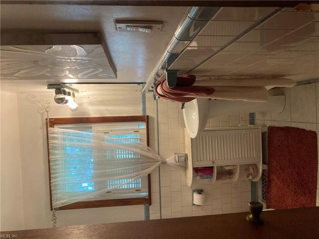21 Suburban PW, Hampton, VA 23661
