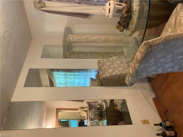 21 Suburban PW, Hampton, VA 23661