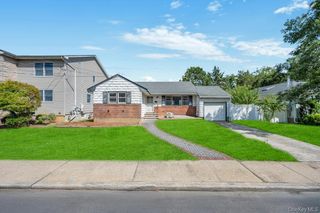 821 Sterling Street, Bellmore, NY 11710