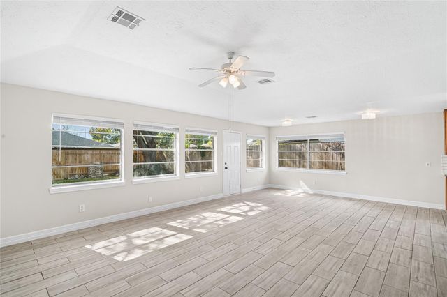 327 Windward Drive, League City, TX 77573