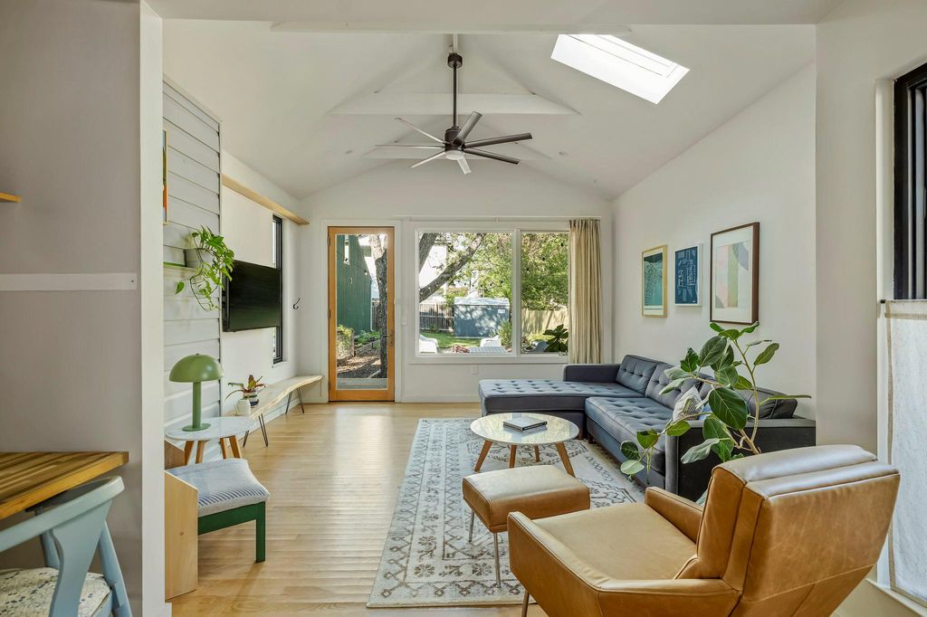 618 Denson Dr, Austin, TX 78752