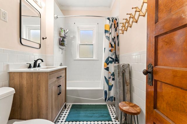 17 Victoria St 3, Boston, MA 02125