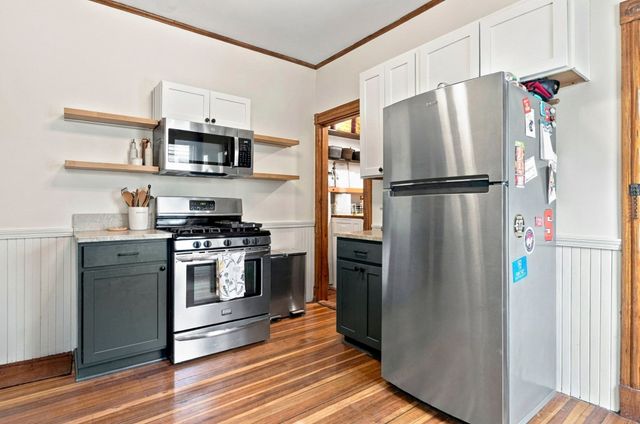 17 Victoria St 3, Boston, MA 02125