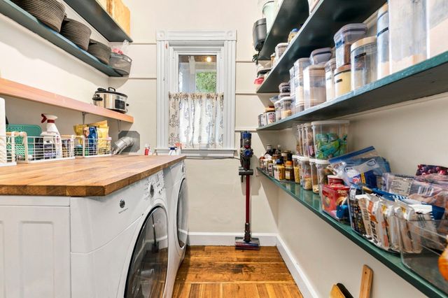 17 Victoria St 3, Boston, MA 02125