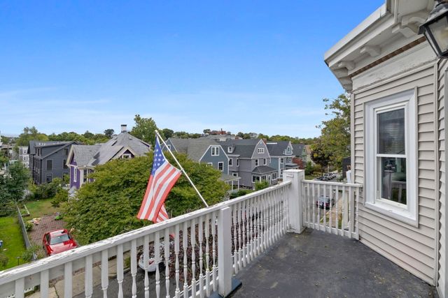 17 Victoria St 3, Boston, MA 02125