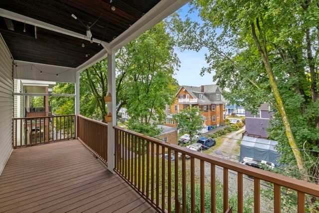17 Victoria St 3, Boston, MA 02125