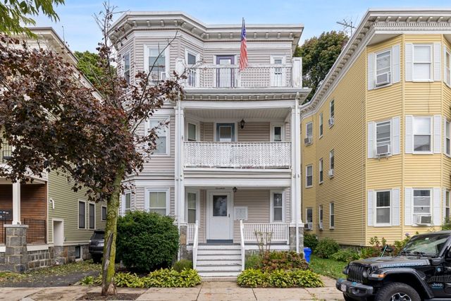 17 Victoria St 3, Boston, MA 02125