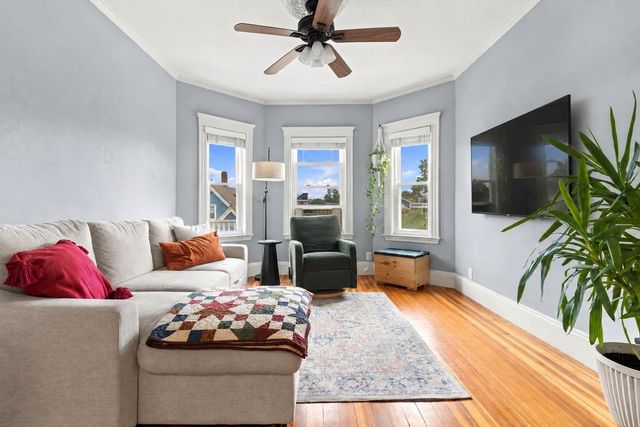 17 Victoria St 3, Boston, MA 02125