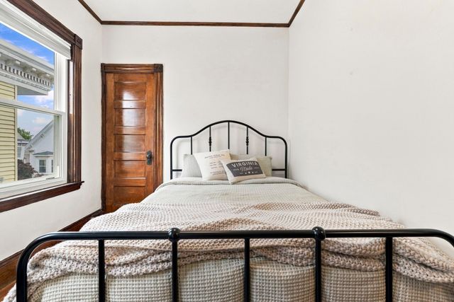 17 Victoria St 3, Boston, MA 02125