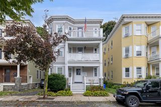 17 Victoria St 3, Boston, MA 02125