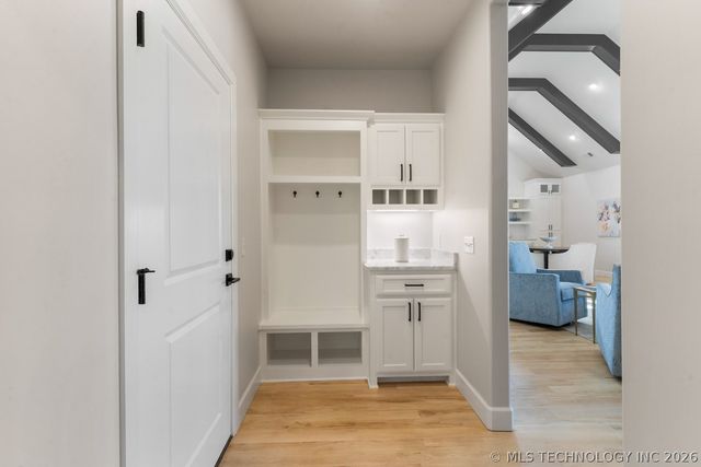 5912 E 127th Street S, Tulsa, OK 74008