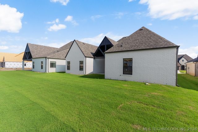 5912 E 127th Street S, Tulsa, OK 74008