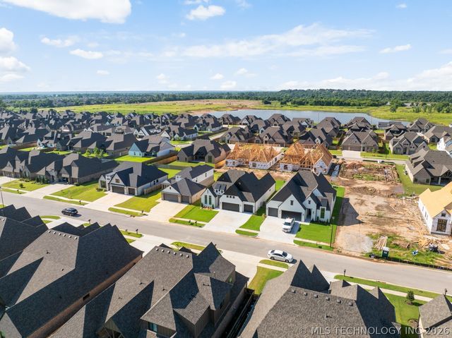 5912 E 127th Street S, Tulsa, OK 74008