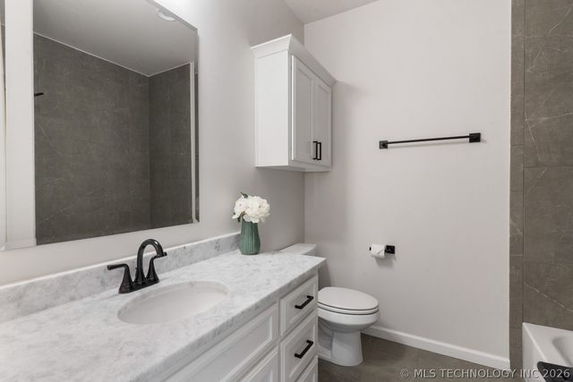 5912 E 127th Street S, Tulsa, OK 74008