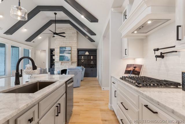 5912 E 127th Street S, Tulsa, OK 74008