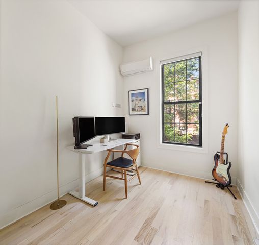 457 LEXINGTON Avenue, New York City, NY 11221