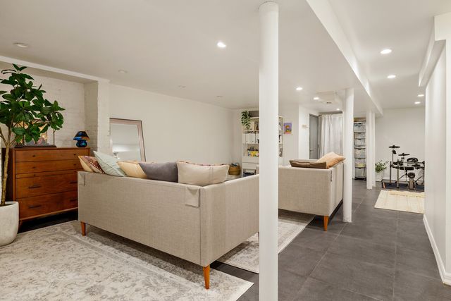 457 LEXINGTON Avenue, New York City, NY 11221