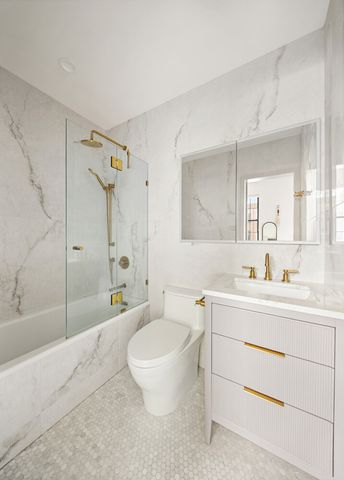 457 LEXINGTON Avenue, New York City, NY 11221